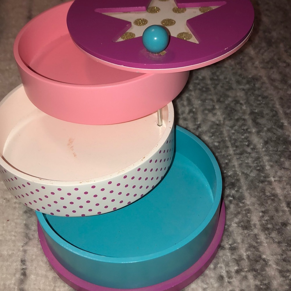 Spinning Jewelry Storage - Picture 5 of 6